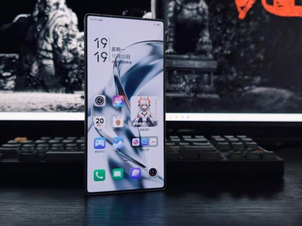 牛人配资 纯平美学下的性能猛兽，红魔11 PRO银翼战神上手体验